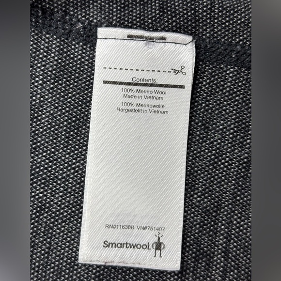 Smartwool- Merino 250 Baselayer 1/4 Zip- Charcoal/Black- Large- Like new! - Picture 7 of 8
